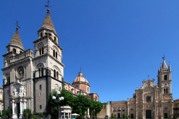 Acireale,_Piazza_Duomo_-_panoramio