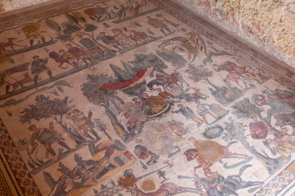 mosaics-banquet-room-villa-romana-del-casale-piazza-armerina