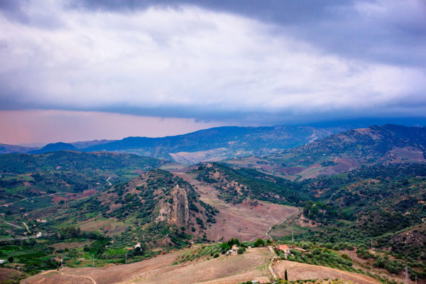 view-typical-sicilian-countryside-from-leonforte